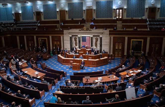 Thượng viện Mỹ thông qua dự luật đình chỉ trần nợ công