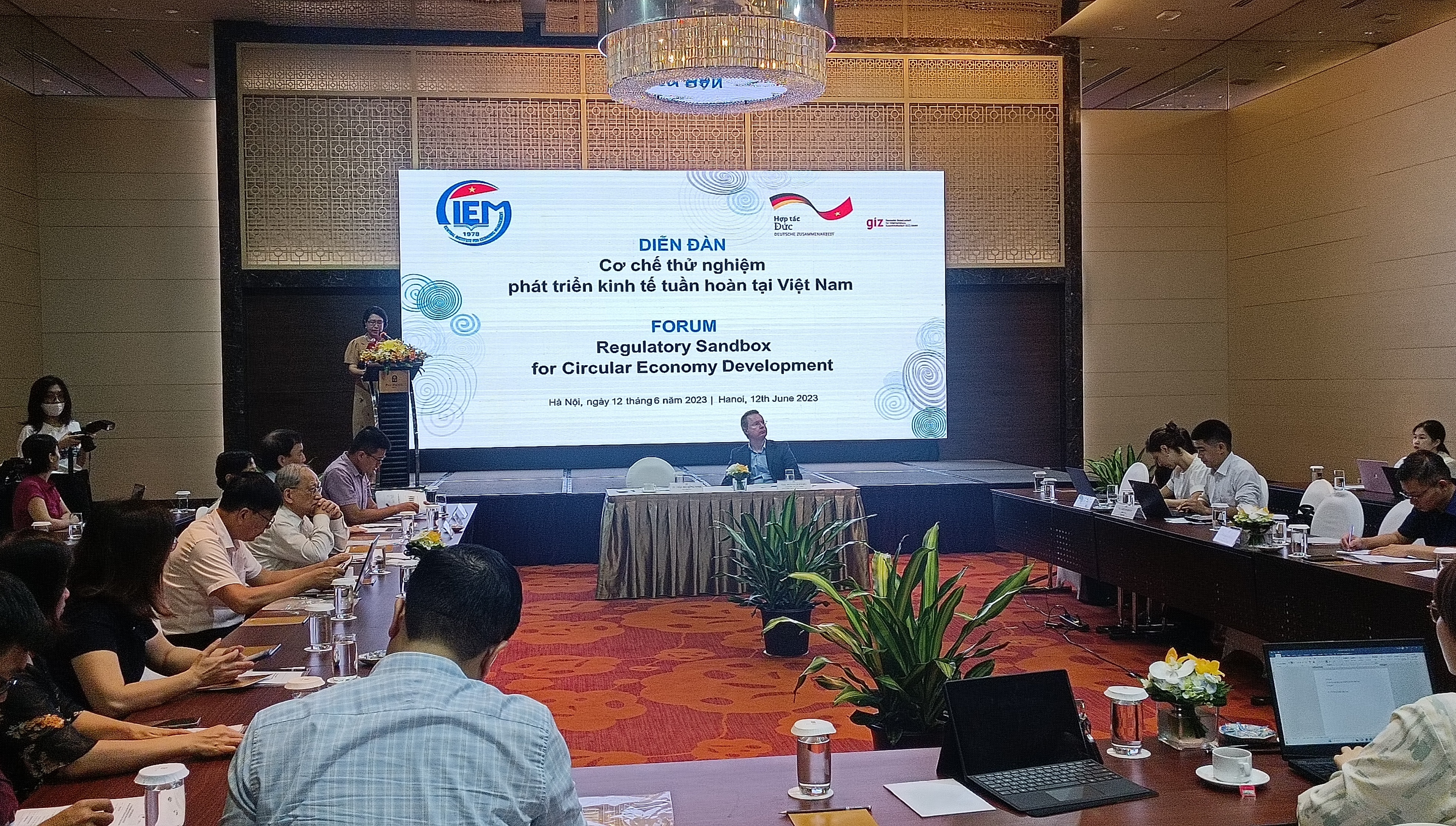 Chuyên gia: Cần xem xét thành lập ngân hàng đầu tư xanh