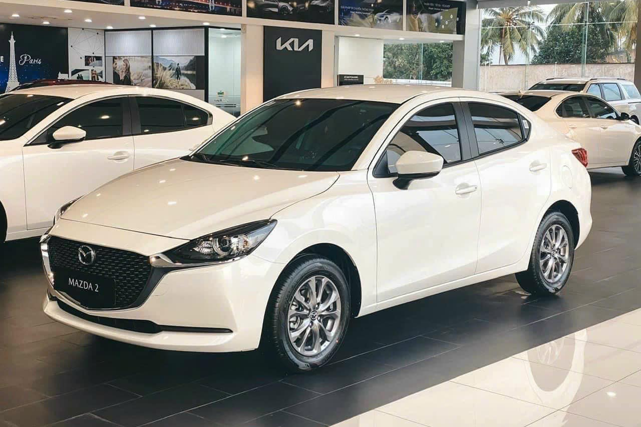 Mazda giảm giá loạt xe tại Việt Nam
