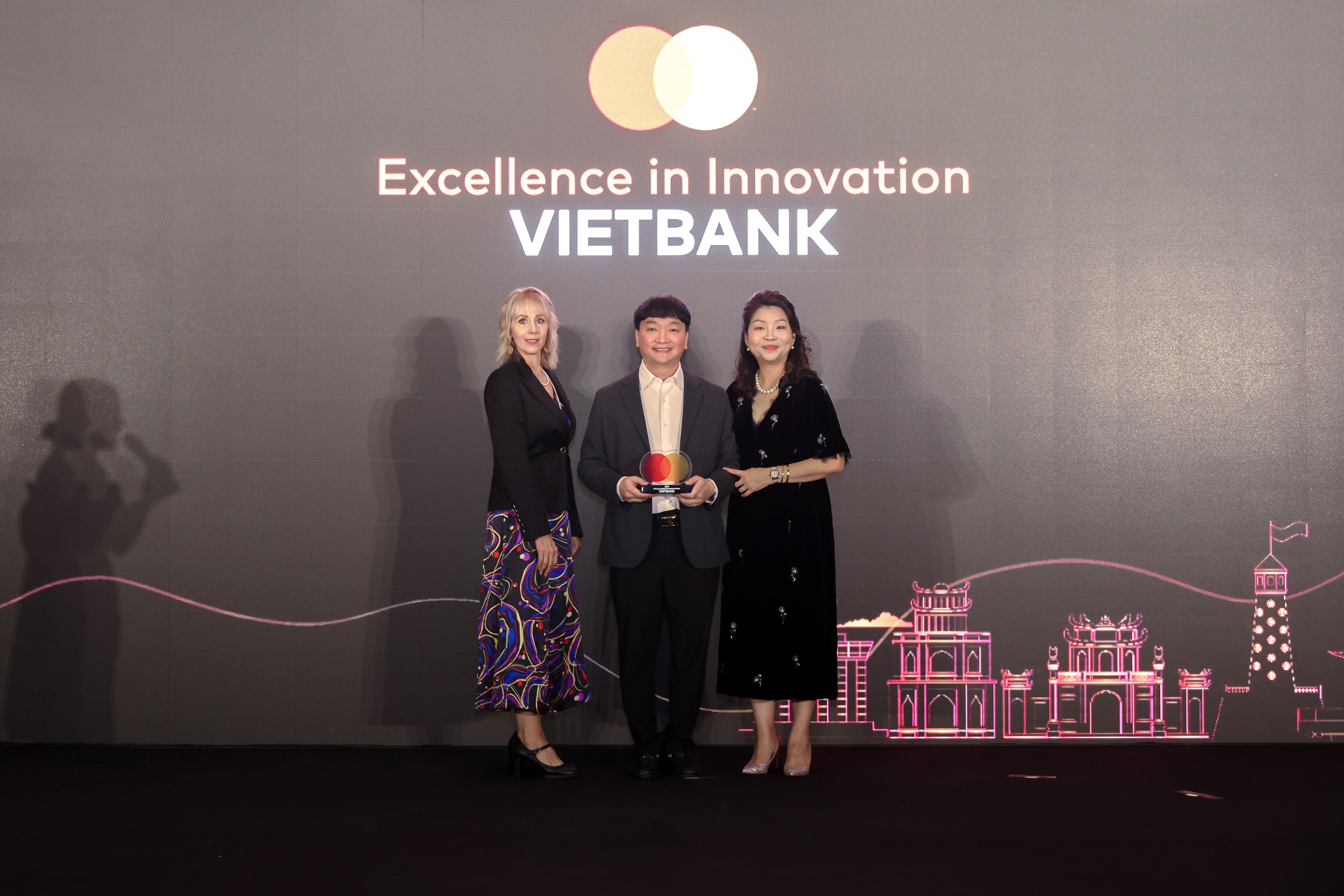Vietbank hoàn thành dự án thanh toán và phát hành thẻ Mastercard trong thời gian ngắn nhất tại Việt Nam