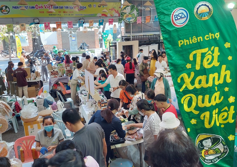 TP. Hồ Chí Minh: Phiên chợ “Tết xanh - Quà Việt” với hơn 1.000 đặc sản mọi miền