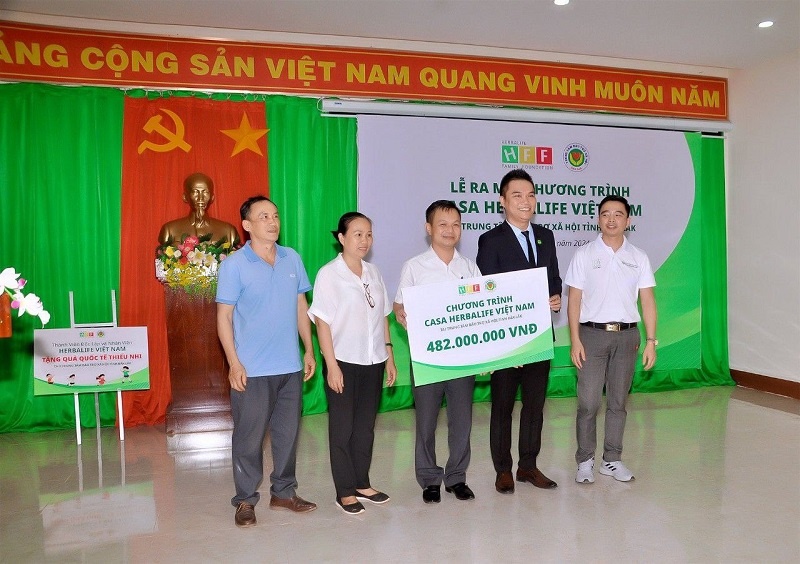 Herbalife Việt Nam hỗ trợ dinh dưỡng cho trẻ em có hoàn cảnh khó khăn