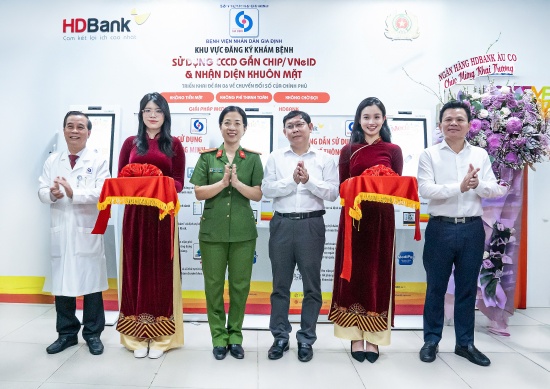 Giảm tải bệnh viện, khám chữa bệnh tiện lợi hơn với Kiosk thông minh HDBank