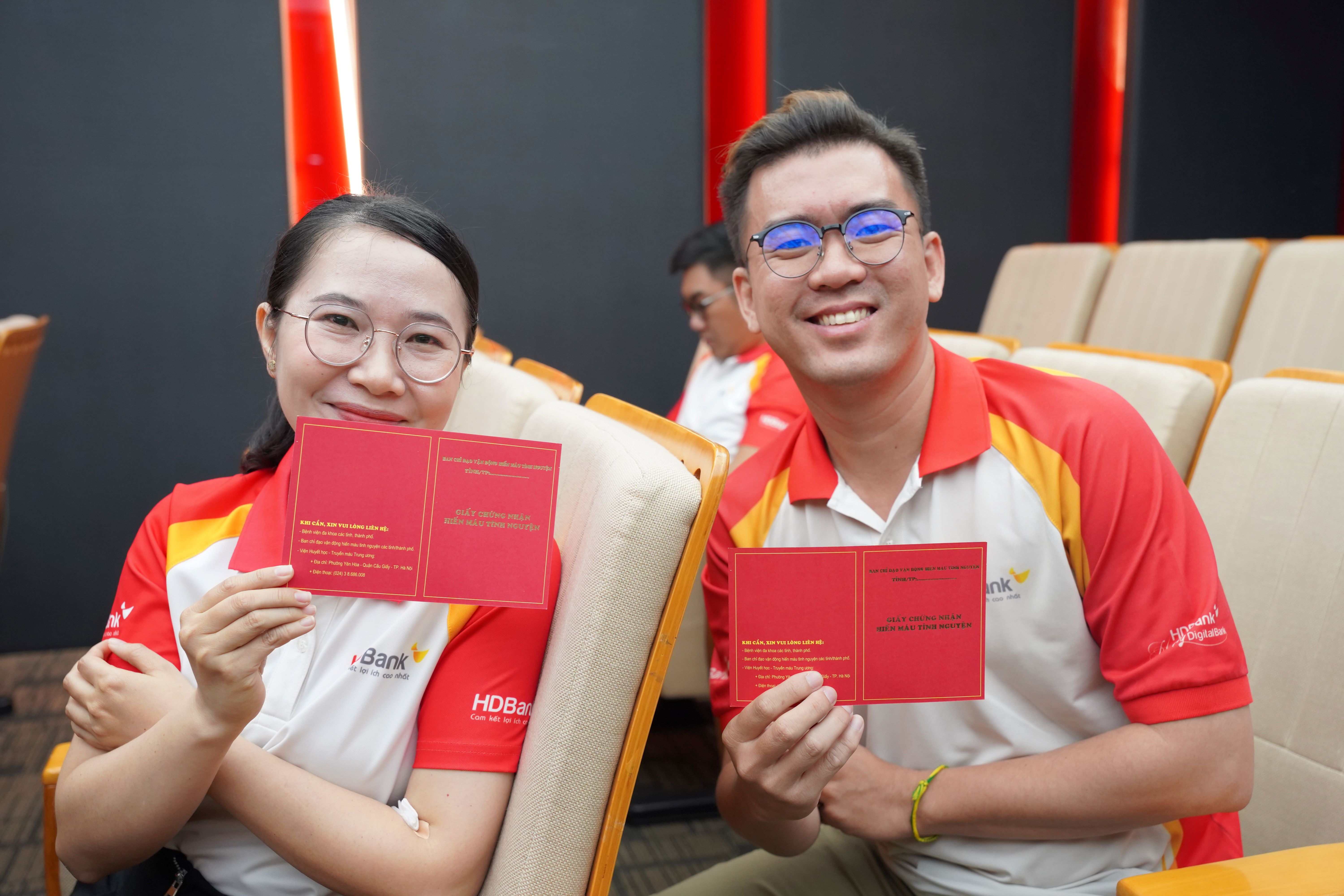 HDBank cùng khách hàng tham gia chương trình hiến máu, tiếp nối hành trình vì cộng đồng