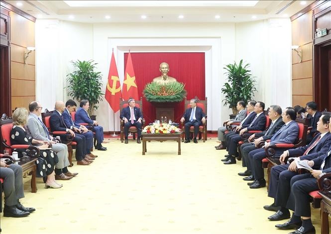 Tổng Bí thư Tô Lâm tiếp ông Eric Hambly, Chủ tịch Hội đồng quản trị kiêm Tổng Giám đốc điều hành Tập đoàn Murphy Oil - Ảnh: TTXVN Tổng Bí thư Tô Lâm tiếp ông Eric Hambly, Chủ tịch Hội đồng quản trị kiêm Tổng Giám đốc điều hành Tập đoàn Murphy Oil - Ảnh: TTXVN