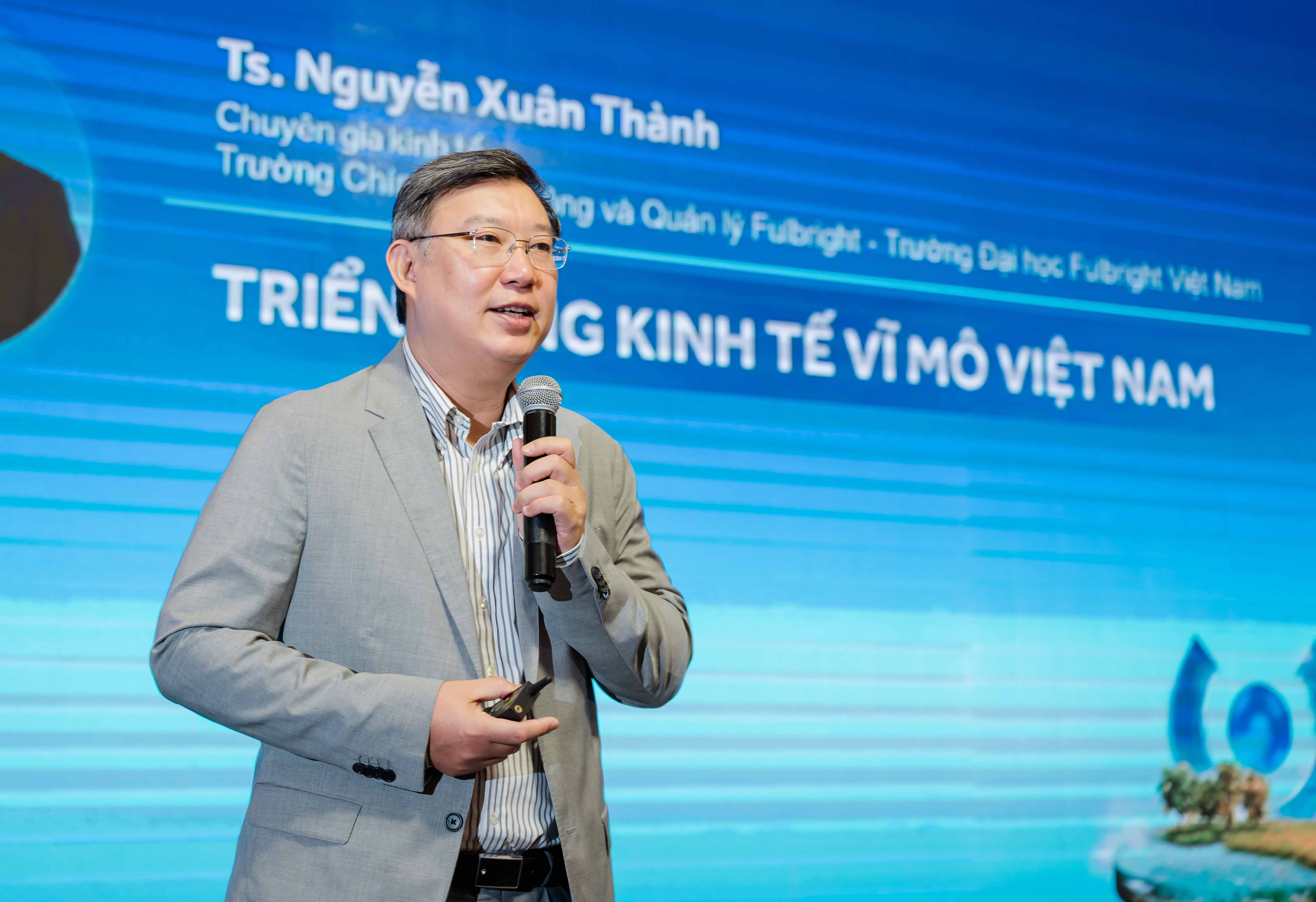 Ông Nguyễn Xuân Thành, dự báo kinh tế Việt Nam năm 2025 được dự báo tăng trưởng khoảng 8% Ông Nguyễn Xuân Thành, dự báo kinh tế Việt Nam năm 2025 được dự báo tăng trưởng khoảng 8%