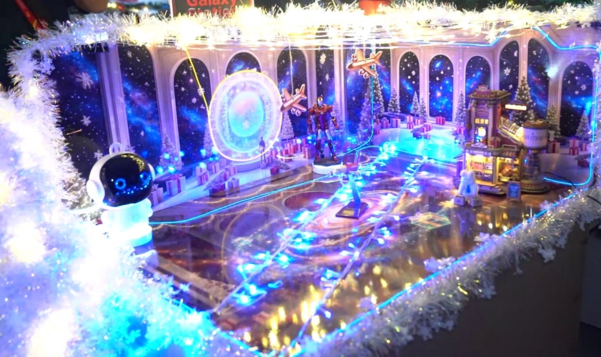 Không gian rực rỡ sắc màu, đặc sắc Giáng sinh tại văn phòng Vietjet