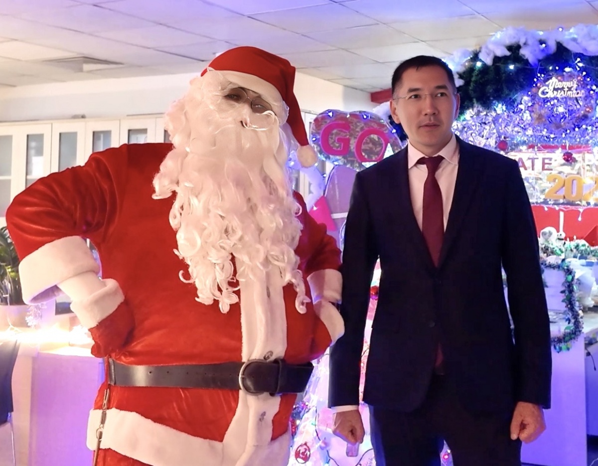 Không gian rực rỡ sắc màu, đặc sắc Giáng sinh tại văn phòng Vietjet