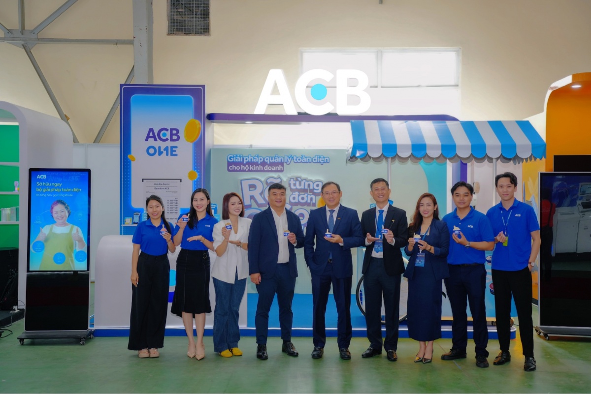 ACB mang đến những trải nghiệm thực tế tại gian hàng trong hai ngày diễn ra sự kiện.