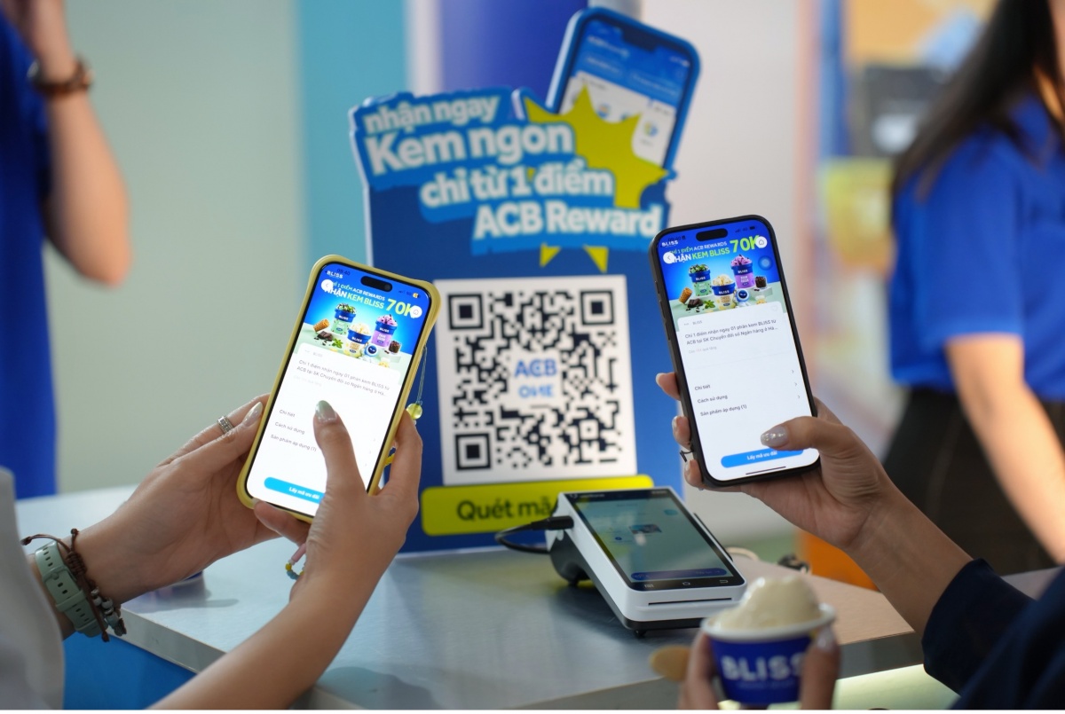 Khám phá công nghệ và nhận nhiều phần quà hấp dẫn tại gian hàng của ACB.