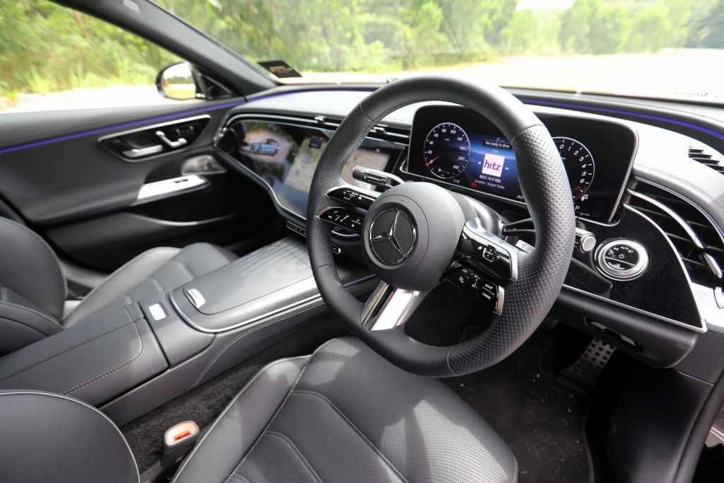 Mercedes-Benz E-Class PHEV giá gần 3,4 tỷ đồng, tiêu thụ xăng chỉ 2 lít/100km Mercedes-Benz E-Class PHEV giá gần 3,4 tỷ đồng, tiêu thụ xăng chỉ 2 lít/100km
