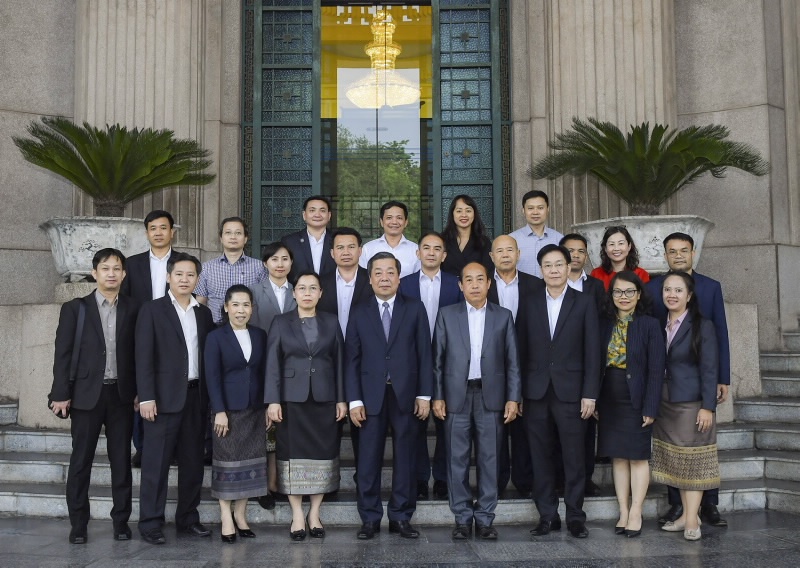 pho thong doc nguyen kim anh tiep doan lien bo cua chdcnd lao