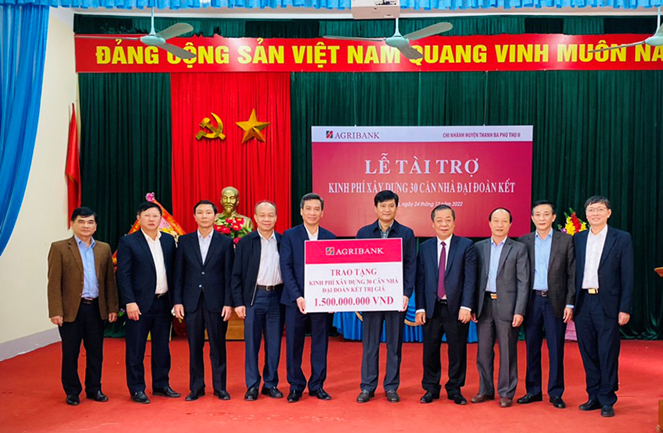 agribank tai tro xay dung 30 nha dai doan ket cho huyen thanh ba