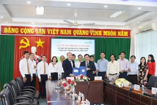 Vietcombank Đồng Tháp triển khai dịch vụ chi trả lương cho Trường Đại học Đồng Tháp