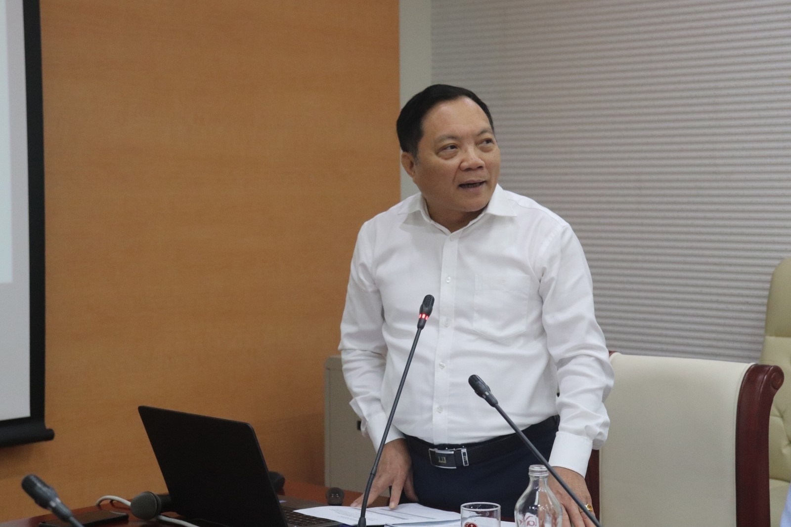 phat trien to chuc tai chinh phi ngan hang dung huong de dam bao on dinh tai chinh