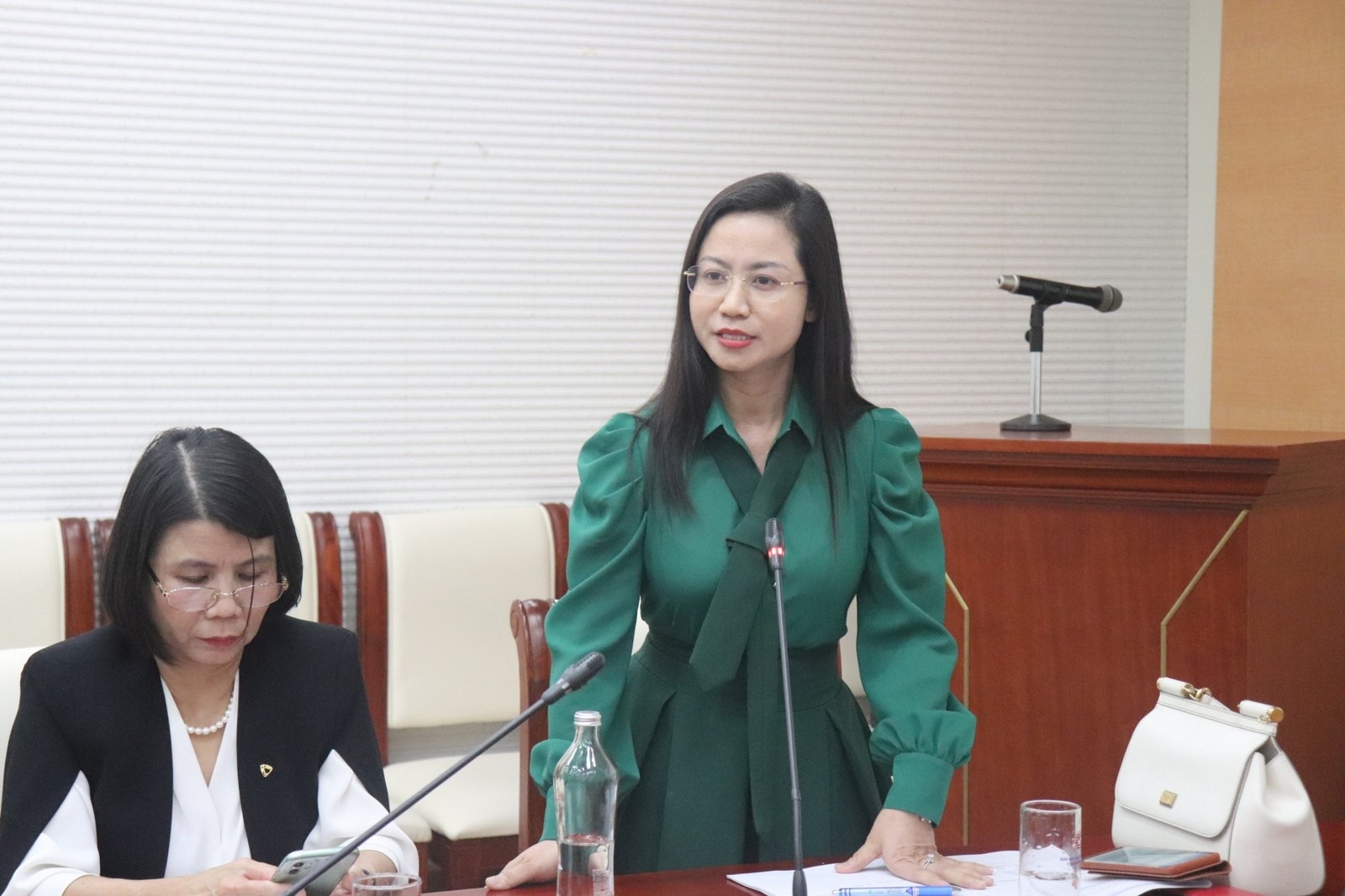 phat trien to chuc tai chinh phi ngan hang dung huong de dam bao on dinh tai chinh